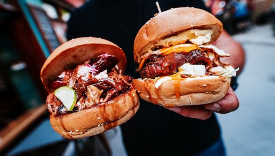 Για επικά burgers σε ένα μέρος που δεν είναι burgerάδικο