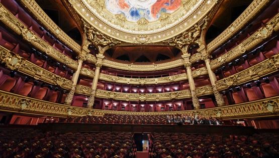 Η Όπερα του Παρισιού γίνεται για μία νύχτα κατάλυμα της Airbnb