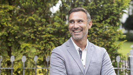 Ο Γιώργος Καπουτζίδης είναι ένας άνθρωπος που λέει ιστορίες