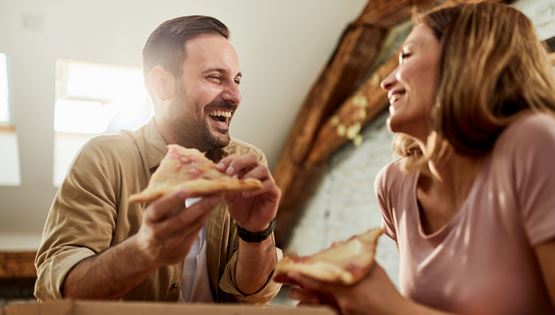 Τα ευτυχισμένα ζευγάρια τείνουν να παχαίνουν, λέει η επιστήμη