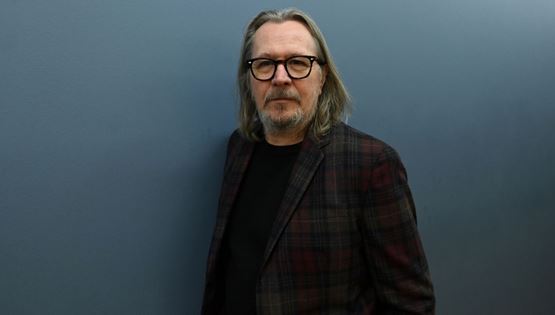 O Gary Oldman λέει ότι ο Harry Potter και ο Batman τον έσωσαν