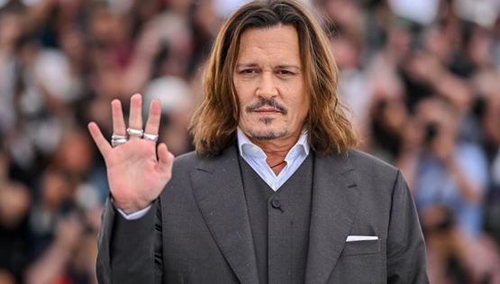 O σκανδαλώδης κύριος Johnny Depp