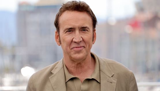 Ο Nicolas Cage είναι στην Ελλάδα και έτρωγε ντολμαδάκια στον Πειραιά-τι πιο σύνηθες