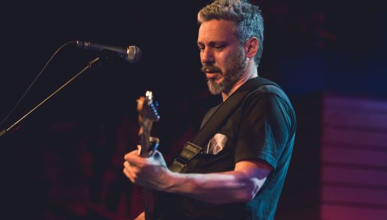 Σε άλλα νέα, είδαμε τον Αλκίνοο Ιωαννίδη να τραγουδα τον 'Προσκυνητή' στο Columbia