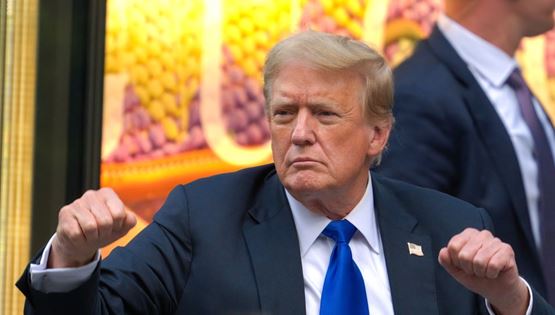 Παράνομος βίος και πολιτεία του Donald Trump