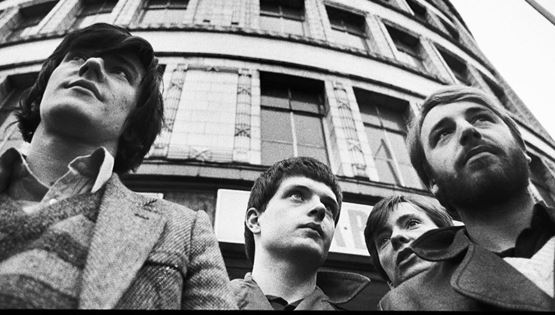 Η 'νέα τάξη' των Joy Division στη μόδα των '70s