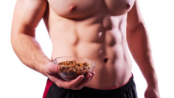 Στην αθλητική διατροφή προτιμώνται τα αμύγδαλα ή το αμυγδαλοβούτυρο;