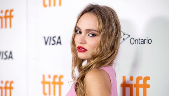 Lily-Rose Depp, έχεις την προσοχή μας