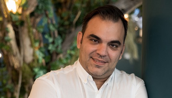 Νίκος Καραθάνος, μαθήματα ζωής και κουζίνας