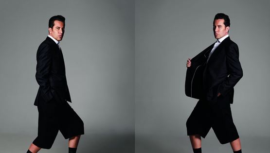 Ο Χάρης Σιανίδης τους κοιτά όλους κατάματα