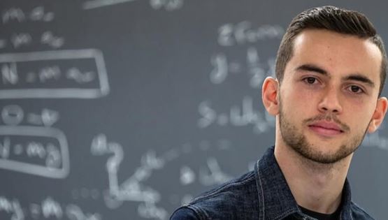 Έλληνας φοιτητής ανακάλυψε δύο μακρινούς γαλαξίες