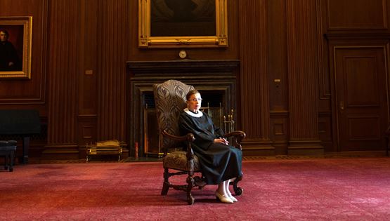 Έφυγε από τη ζωή η θρυλική Ruth Bader Ginsburg