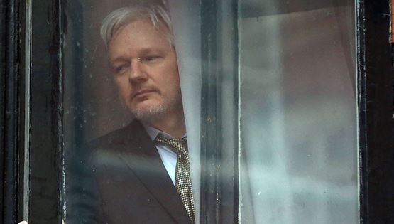 Η 7χρονη εξορία του Julian Assange