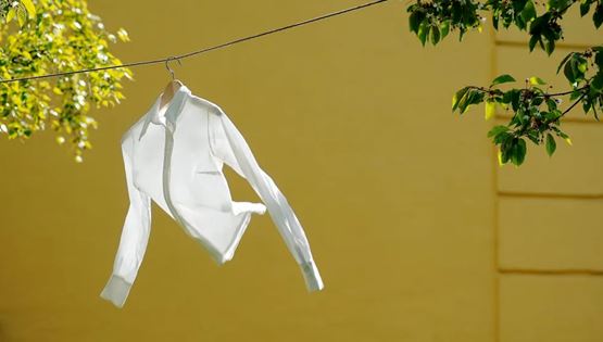 Λευκό πουκάμισο με αυτά τα αρώματα