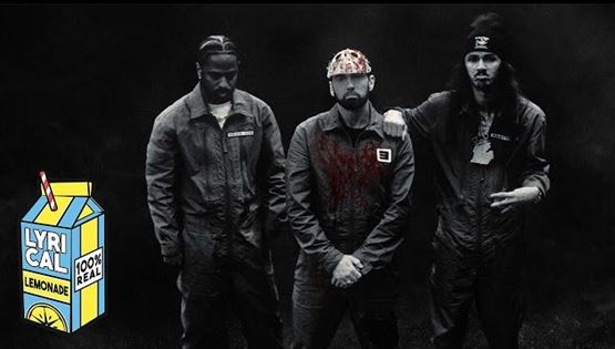 Στο Tobey, ο Eminem σκοτώνει το alter ego του με αλυσοπρίονο