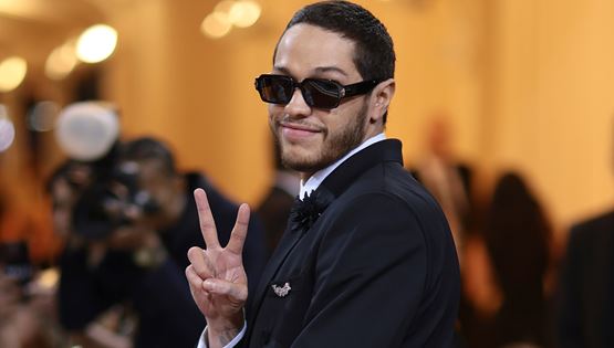 Η πολυτάραχη ζωή του Pete Davidson
