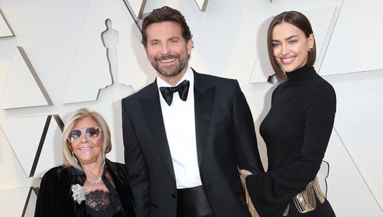 Η μαμά Cooper τρολάρει τον Bradley στο καλύτερο βίντεο που θα δεις σήμερα