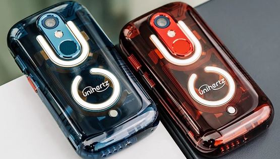 Το πιο μικροσκοπικό smartphone στον κόσμο θυμίζει πιστωτική κάρτα