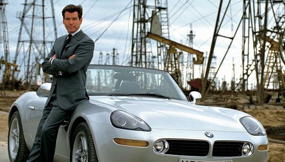 Το γκαράζ του Pierce Brosnan θυμίζει εκείνο του 007