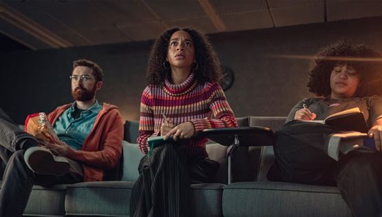 To Black Mirror παίζει με το μυαλό μας ανεβάζοντας διαφορετικές εκδοχές του ίδιου επεισοδίου