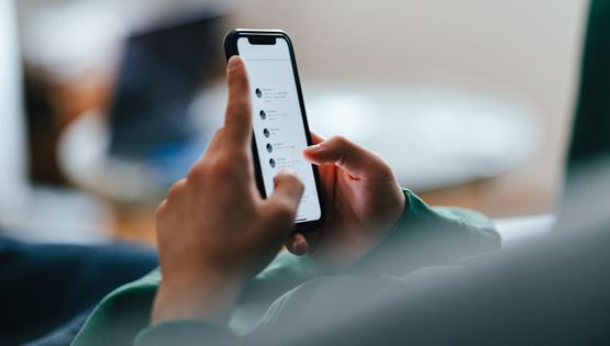 Τι σημαίνει το μήνυμα του Facebook που ζητά να 'χαρίσεις' τα προσωπικά σου δεδομένα