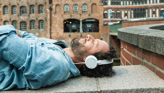 Τι ακριβώς είναι η 8D μουσική