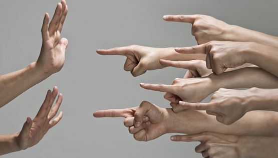 Πώς πρέπει να αντιμετωπίζουμε την κριτική που μας ασκούν