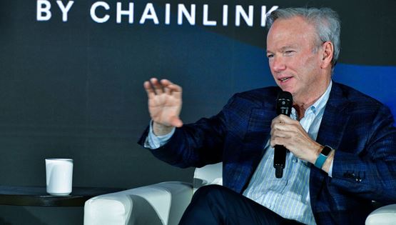 Γιατί δυσκολευόμαστε να συγκεντρωθούμε; Ο πρώην CEO της Google εξηγεί