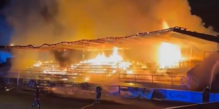 Ομάδα στη Φινλανδία υποβιβάζεται και οι οπαδοί της έκαψαν το γήπεδο