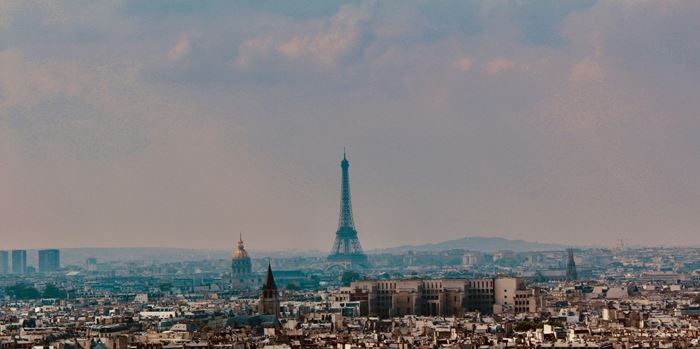 Οι 10 καλύτερες πόλεις για ταξίδι με τους κολλητούς τα Χριστούγεννα