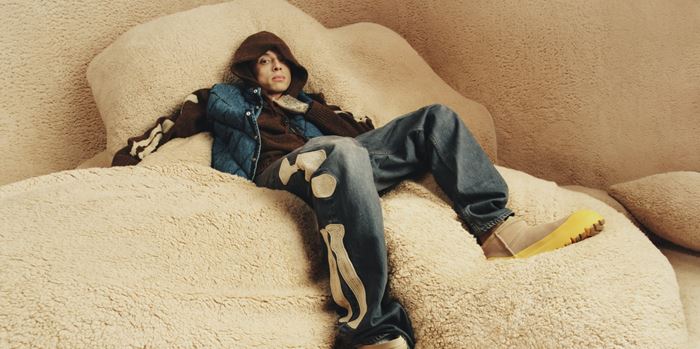 UGG FW25: Όταν το Iconic Feeling συναντά το σύγχρονο ανδρικό στιλ με τον Central Cee