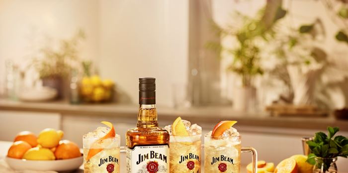 Το cocktail που μπορείς να φτιάξεις εύκολα και να εντυπωσιάσεις τους φίλους σου