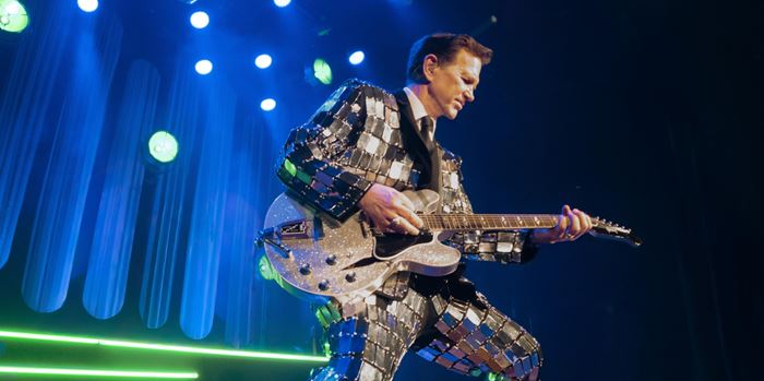 O Chris Isaak έρχεται για ένα special show στην Αθήνα