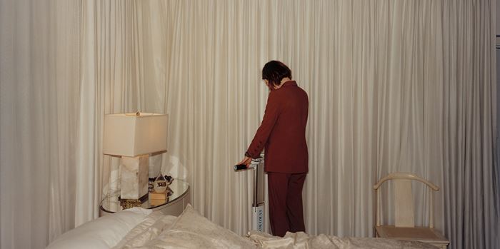 Ο Γιώργος Λάνθιμος παρουσιάζει την πρώτη του έκθεση φωτογραφιών στη Στέγη