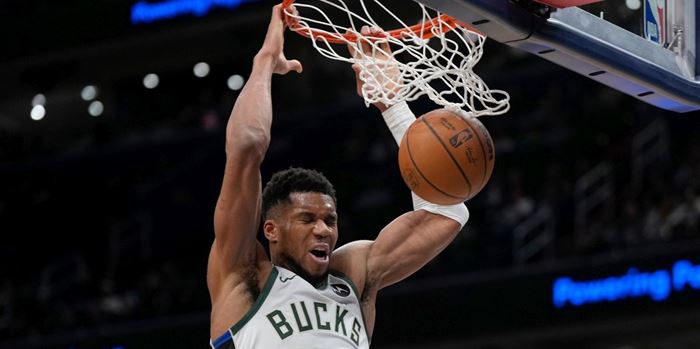 Το κάρφωμα του Γιάννη Αντετοκούνμπο που εξόργισε τους Μπουλς (video)