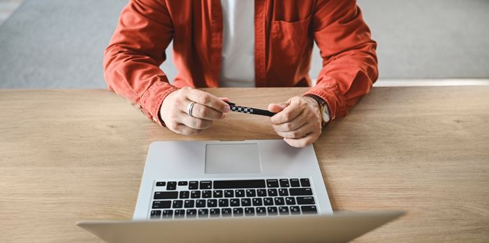 Αν η διεύθυνση του email σου είναι έτσι, τότε μάλλον είσαι γέρος