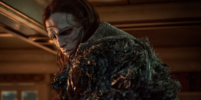 Είδαμε τη μεταμόρφωση του Jacob Elordi σε Frankenstein και κουραστήκαμε (video)