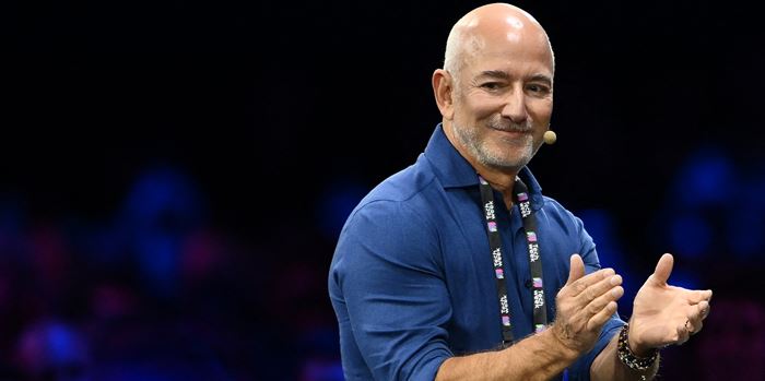 Το χαρακτηριστικό που θα σε κάνει άτρωτο απέναντι στο AI, σύμφωνα με τον Jeff Bezos