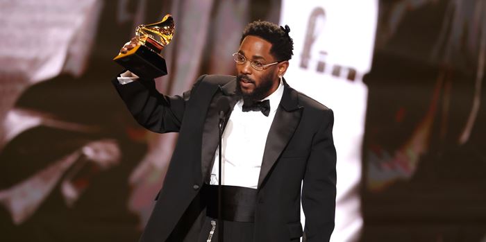 Αυτοί είναι οι νικητές των Grammys 2026 - Ποιος καλλιτέχνης σημείωσε εντυπωσιακό ρεκόρ