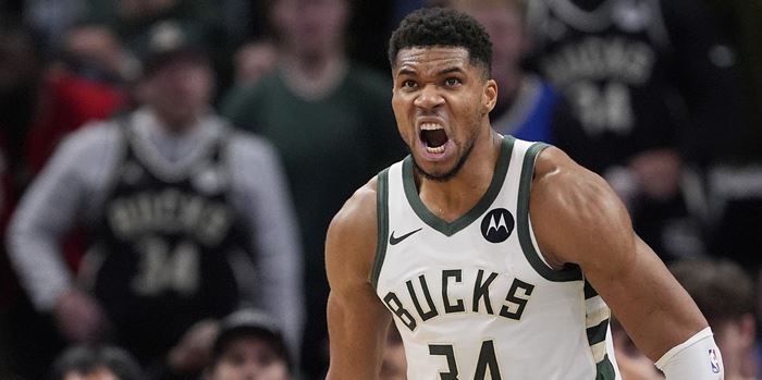 Ο Γιάννης Αντετοκούνμπο ισοπέδωσε τους Chicago Bulls