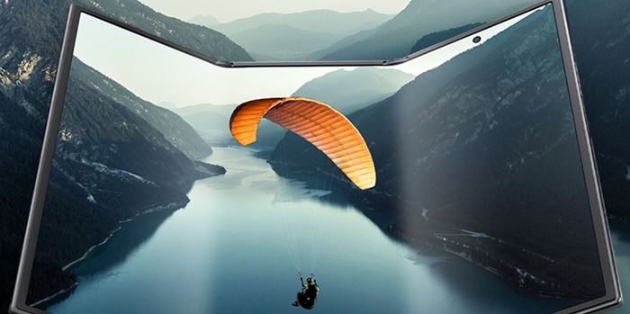 Η Samsung ανακοίνωσε το Galaxy Z TriFold