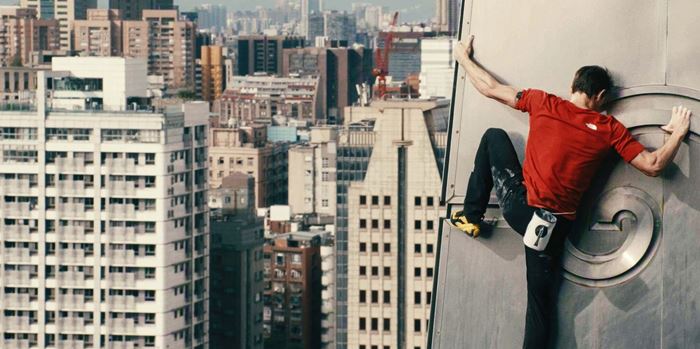 Skyscraper Live: Το Netflix πλήρωσε "ψίχουλα" τον αναρριχητή του Taipei 101