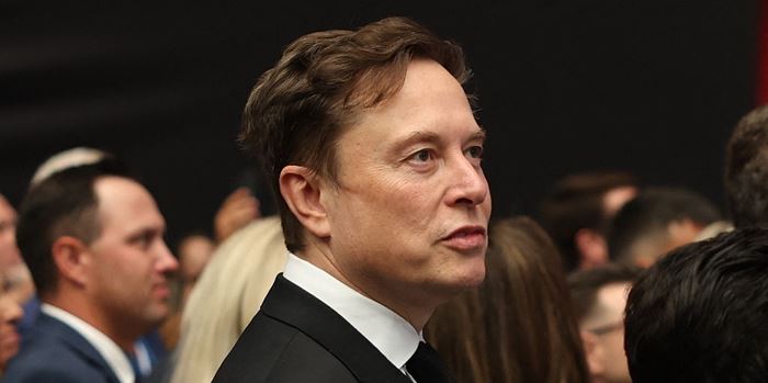 Το τέλος των smartphones προβλέπει ο Elon Musk
