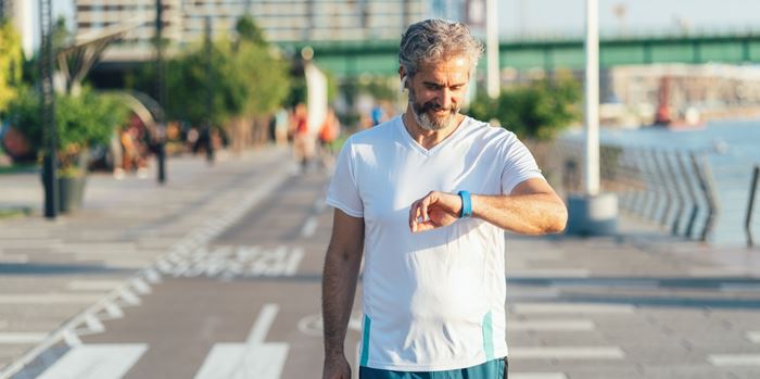 Τι είναι το περπάτημα 6-6-6 και πώς σε βοηθάει να χάσεις βάρος