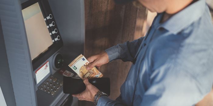 Τι απάτη είναι πάλι αυτό το Shimming και πώς δε θα σου αδειάσει τον τραπεζικό σου λογαριασμό