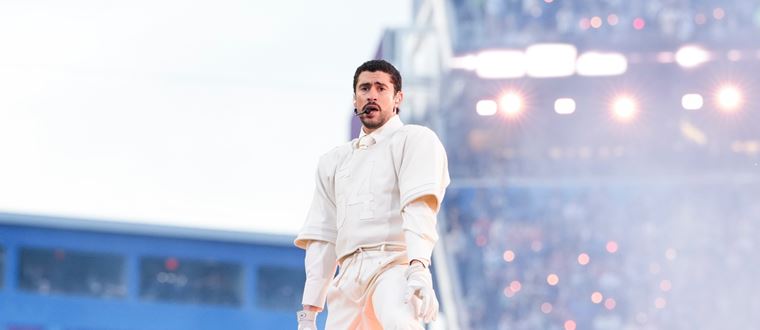 Ο Bad Bunny ταρακούνησε το Half Time Show του Super Bowl με μία εκρηκτική εμφάνιση