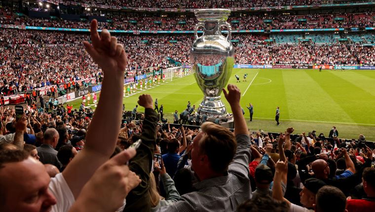 Ο ΠΟΥ ανησυχεί για τις συνέπειες του τελικού του Euro