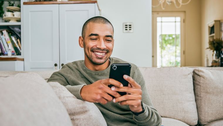 Τι λέει η ψυχολογία για όσους δεν γράφουν ποτέ στις ομαδικές συνομιλίες