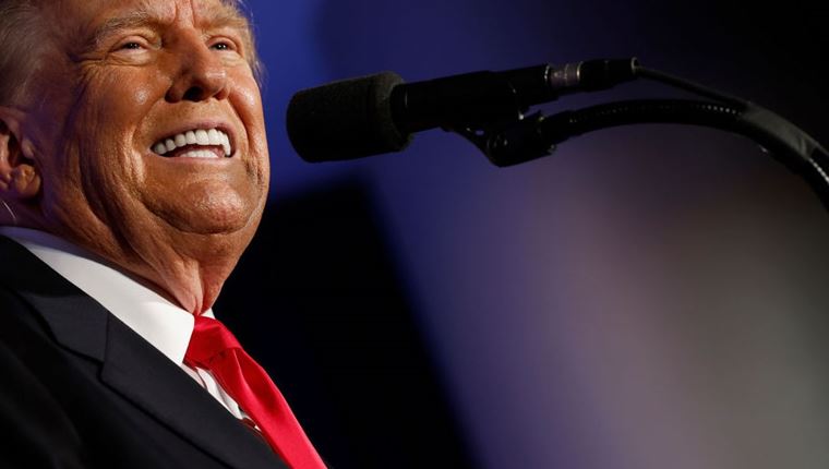 Ο Donald Trump νομίζει πως είναι ένας άλλος Alexey Navalny