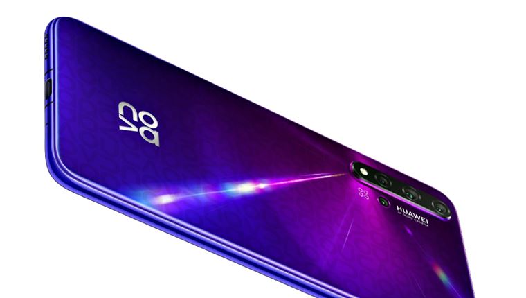 3 hot smartphones και 2 δώρα για τα Χριστούγεννα